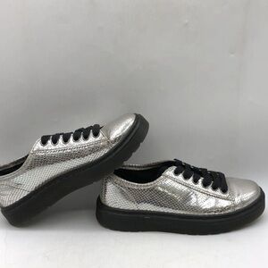 RARE/DISCONTINUED NWOT Dr Marten “Spin” Sneaker Size 5 (run L, will fit 5.5/6)
